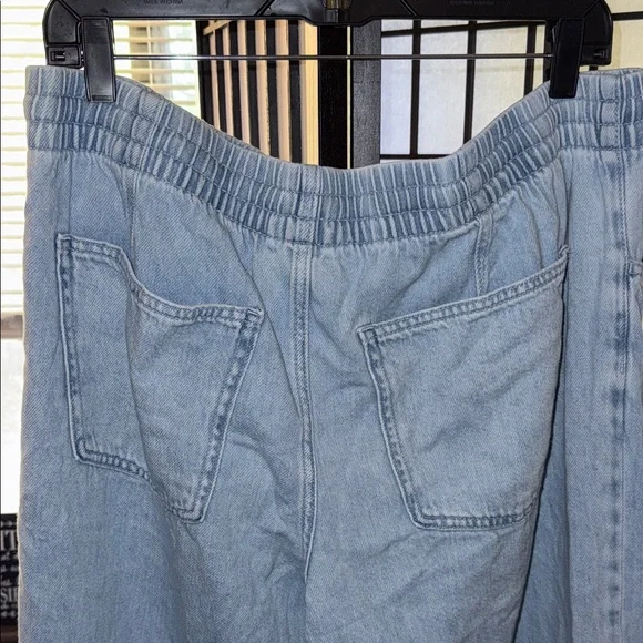 Universal Thread Light Blue Flare Jeans - Picture 4 of 6